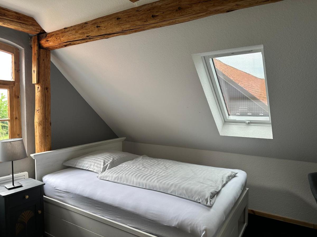 1852 Landgasthof- Ferienwohnung Elze Exterior foto